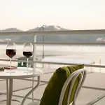 Casa Blue Marine, Philian Collection העיירה סקיאתוס