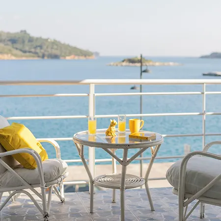 Casa Blue Marine, Philian Collection